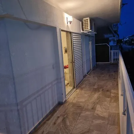 아파트 Entire Bedroom With Big Balcony Perfect For Families Mishev *