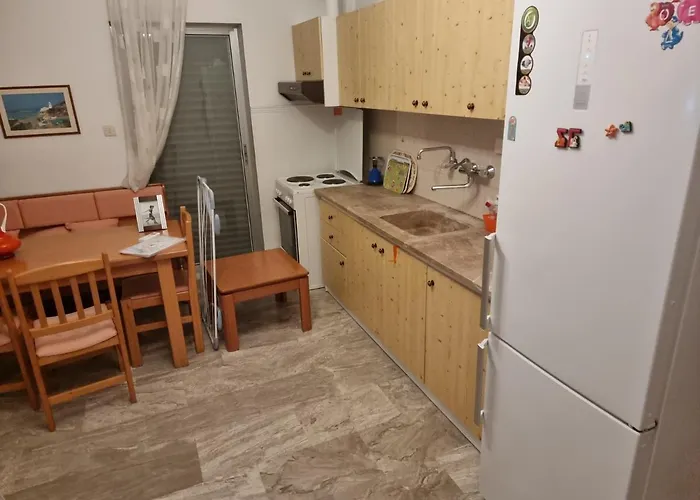 Entire Bedroom With Big Balcony Perfect For Families Mishev Apartament *