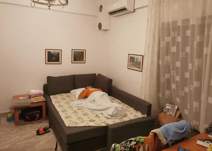 Entire Bedroom With Big Balcony Perfect For Families Mishev * Nea Moudania